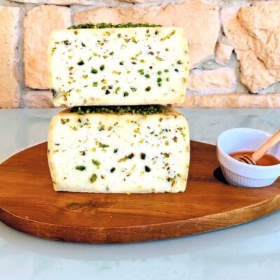 Caciotta di capra al pistacchio di bronte